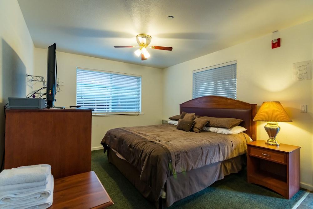 Yosemite Riverside Inn Гровленд Экстерьер фото