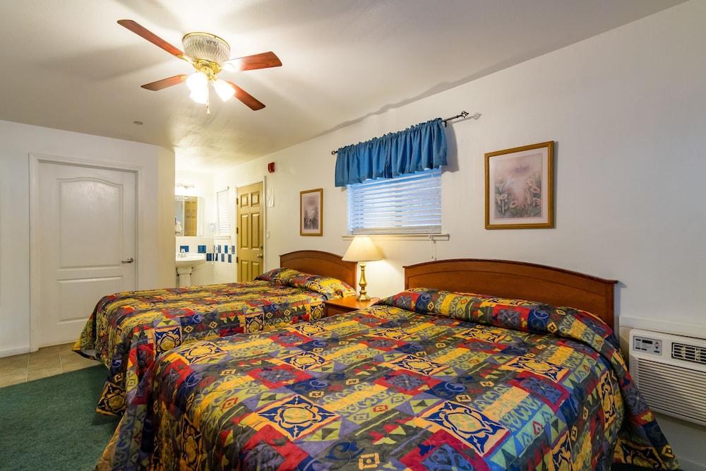 Yosemite Riverside Inn Гровленд Экстерьер фото