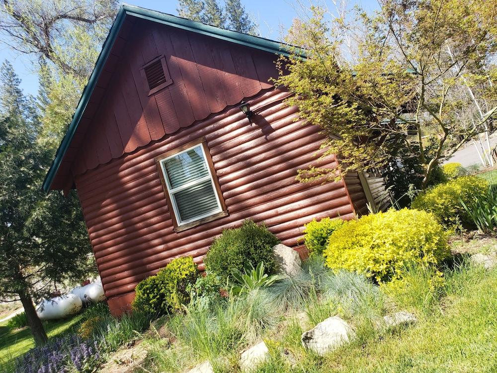 Yosemite Riverside Inn Гровленд Экстерьер фото