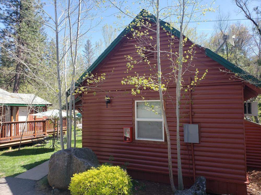 Yosemite Riverside Inn Гровленд Экстерьер фото