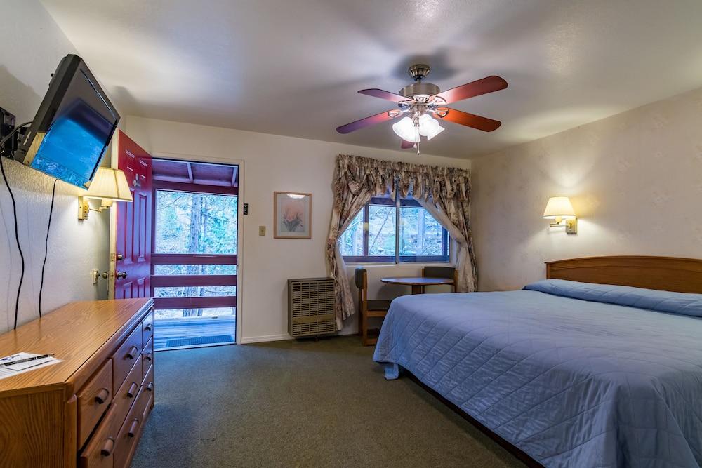 Yosemite Riverside Inn Гровленд Экстерьер фото