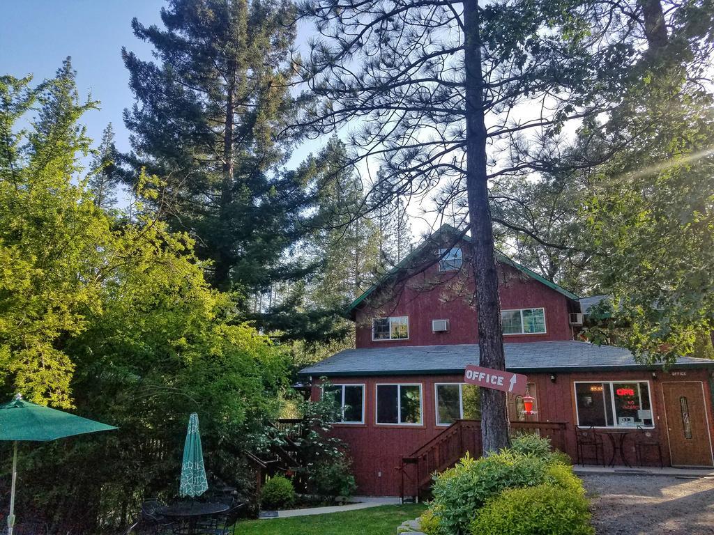Yosemite Riverside Inn Гровленд Экстерьер фото