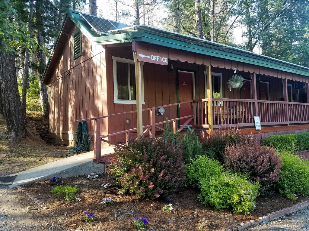 Yosemite Riverside Inn Гровленд Экстерьер фото